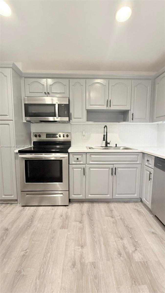 Undisclosed Address,Lauderhill, FL 33319