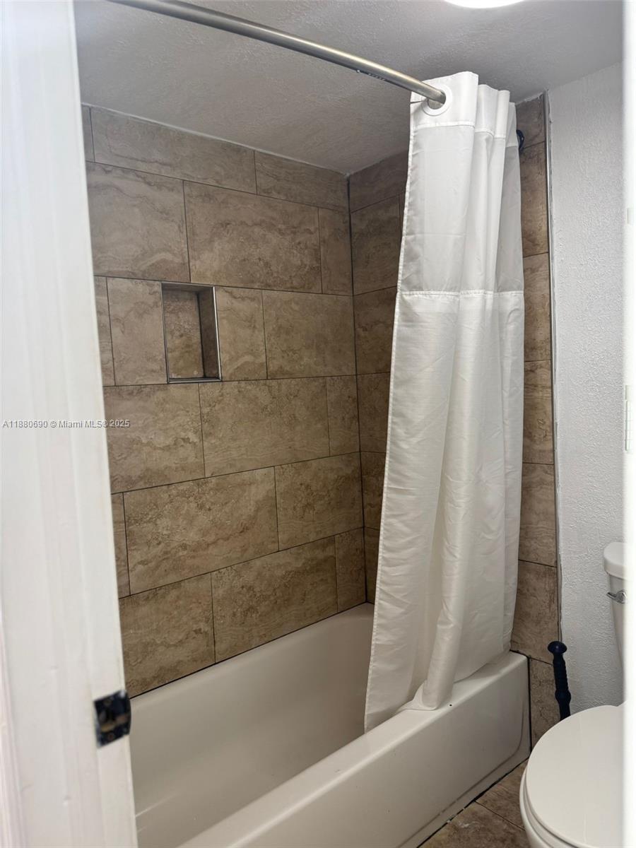 Undisclosed Address,Lauderhill, FL 33319