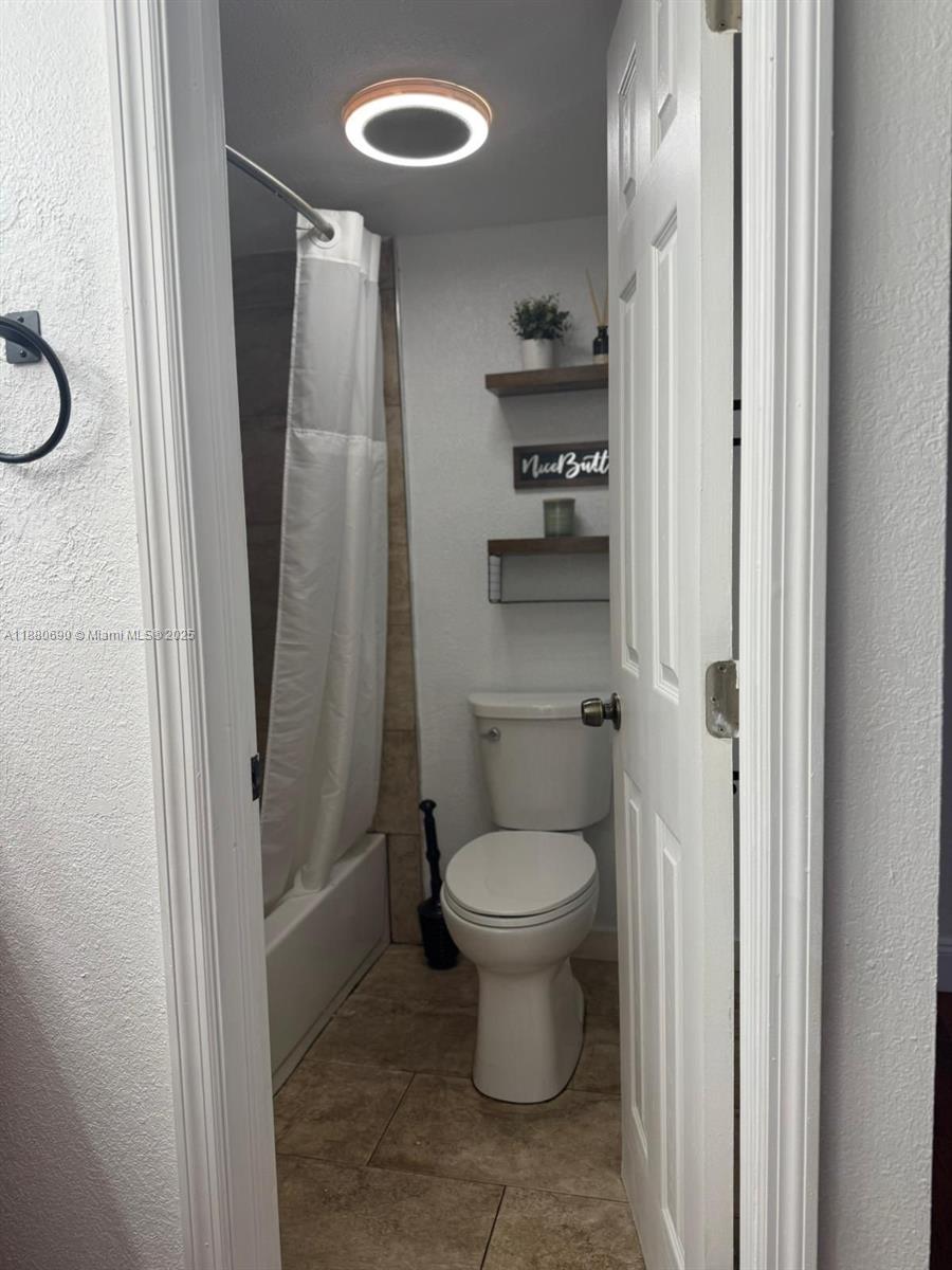 Undisclosed Address,Lauderhill, FL 33319