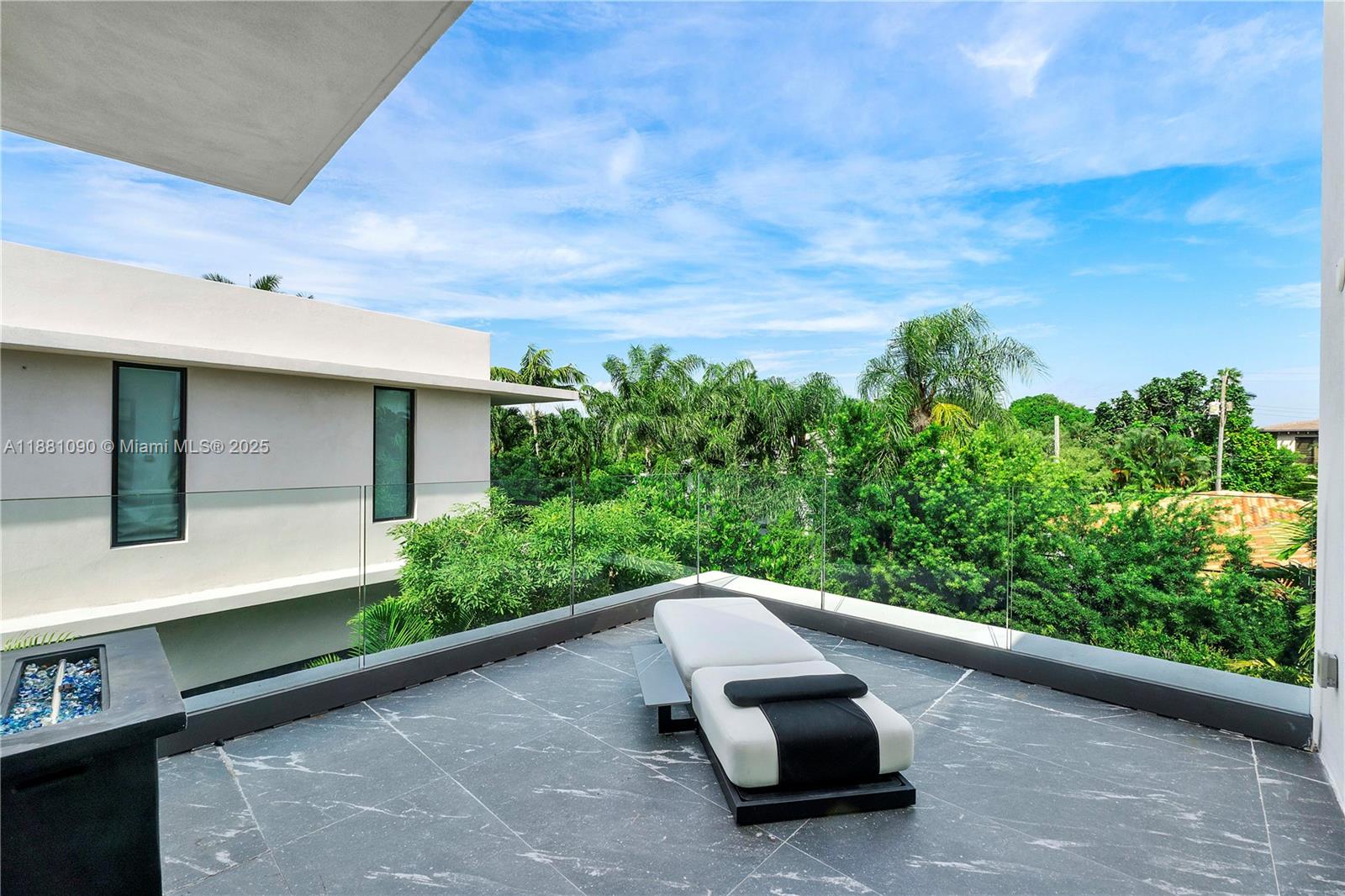 4364 Alton Rd Miami Beach, FL 33140 4364 Alton Rd Miami Beach, FL 33140