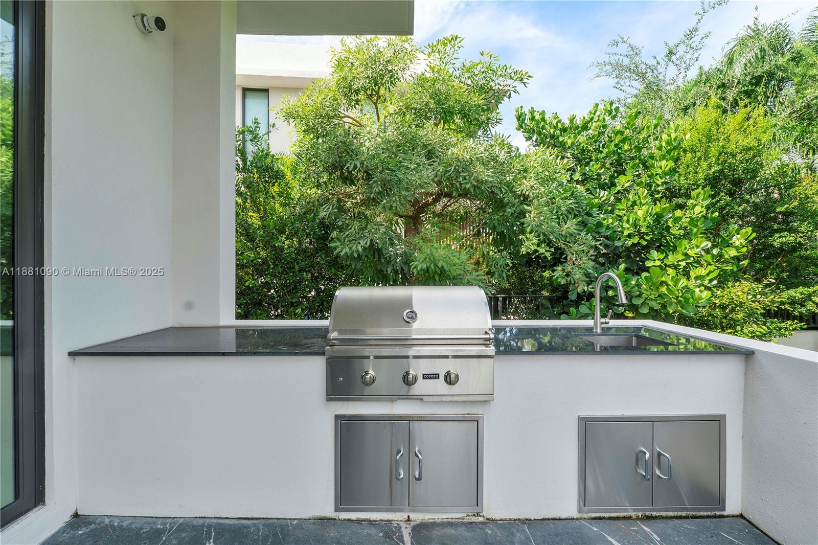 4364 Alton Rd Miami Beach, FL 33140 4364 Alton Rd Miami Beach, FL 33140