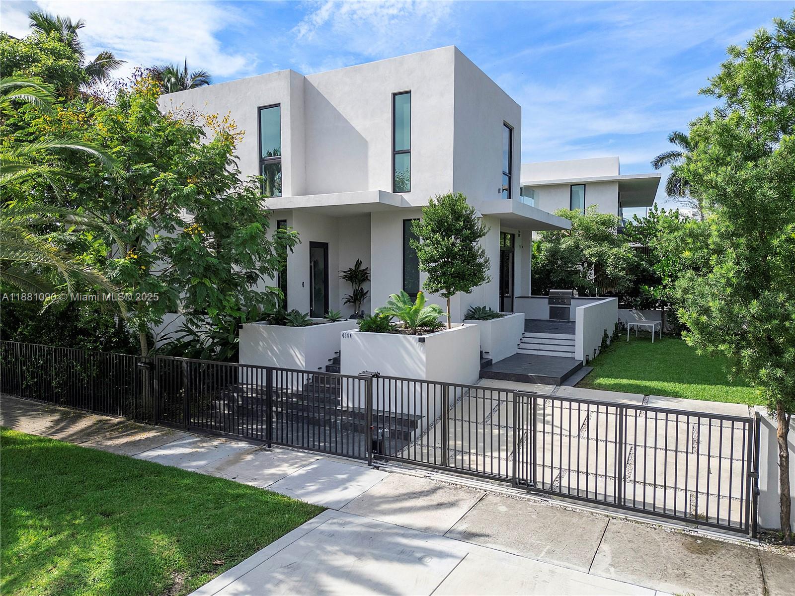 4364 Alton Rd Miami Beach, FL 33140 4364 Alton Rd Miami Beach, FL 33140