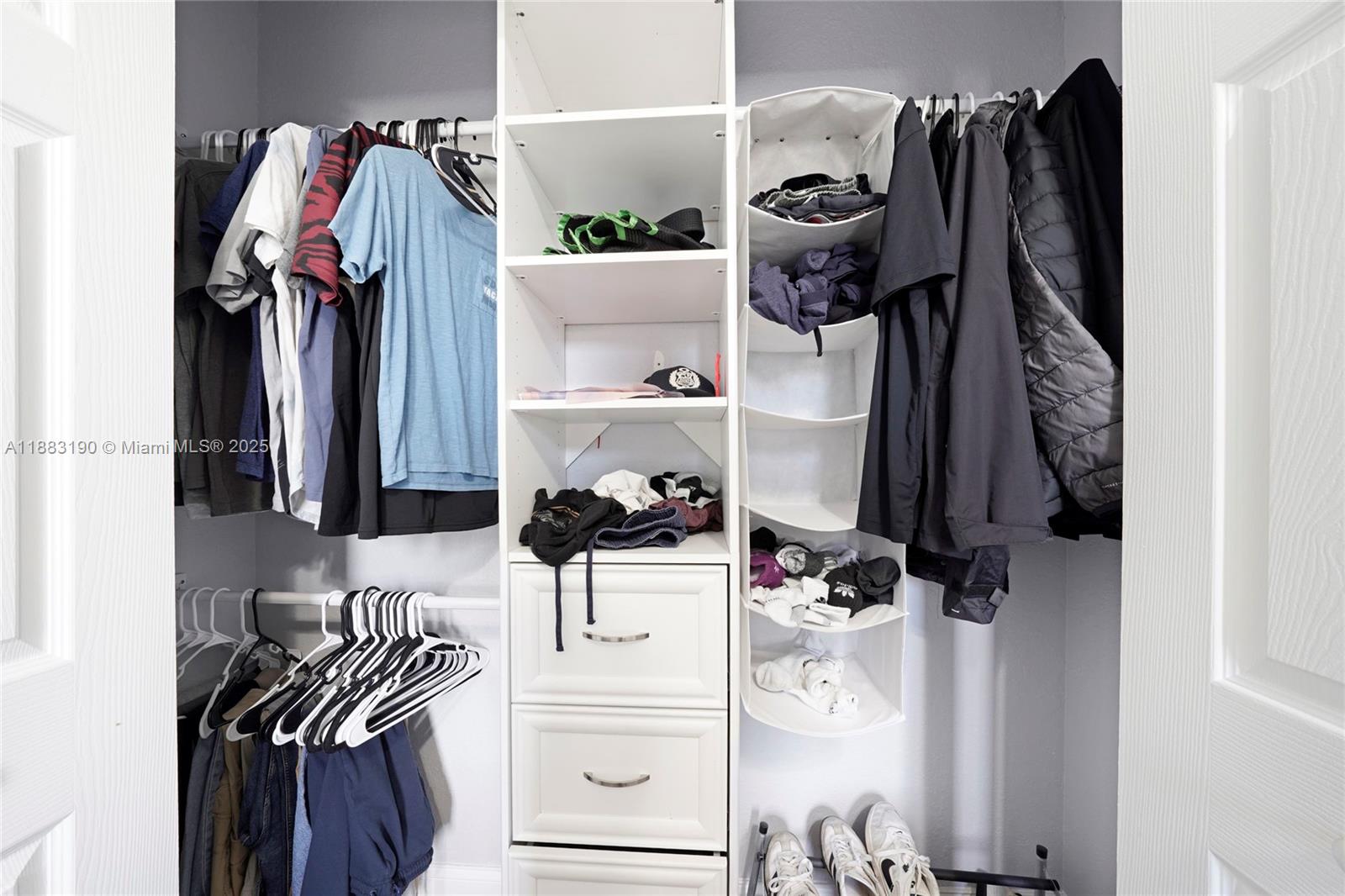 156 SW 185th Way Pembroke Pines, FL 33029