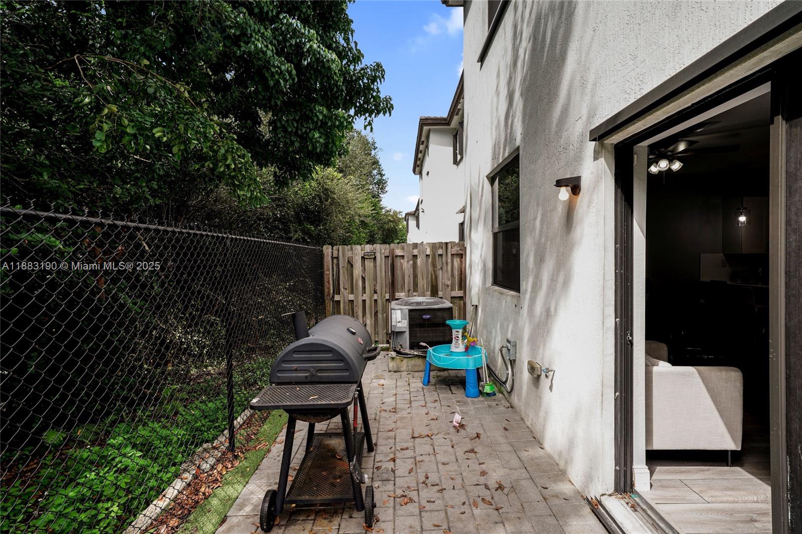 156 SW 185th Way Pembroke Pines, FL 33029