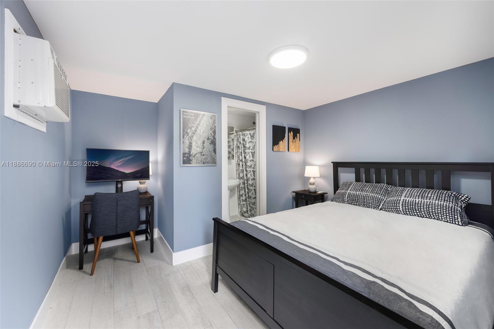 3220 Calusa St Coconut Grove, FL 33133