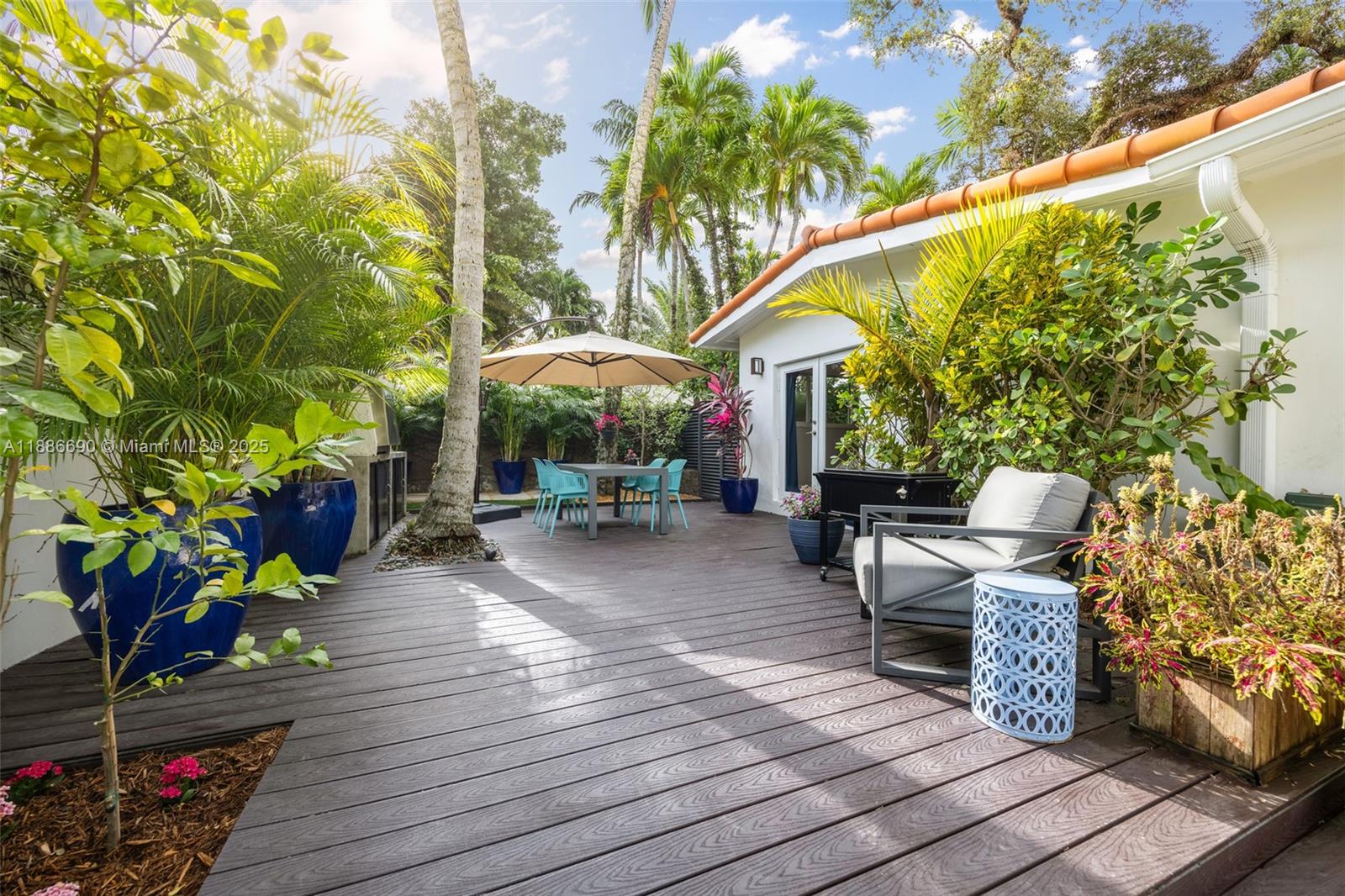 3220 Calusa St Coconut Grove, FL 33133