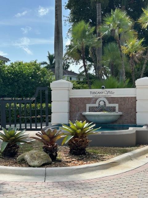 8523 SW 139th Ter