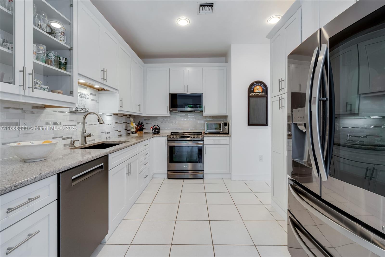 8523 SW 139th Ter Palmetto Bay, FL 33158 8523 SW 139th Ter Palmetto Bay, FL 33158