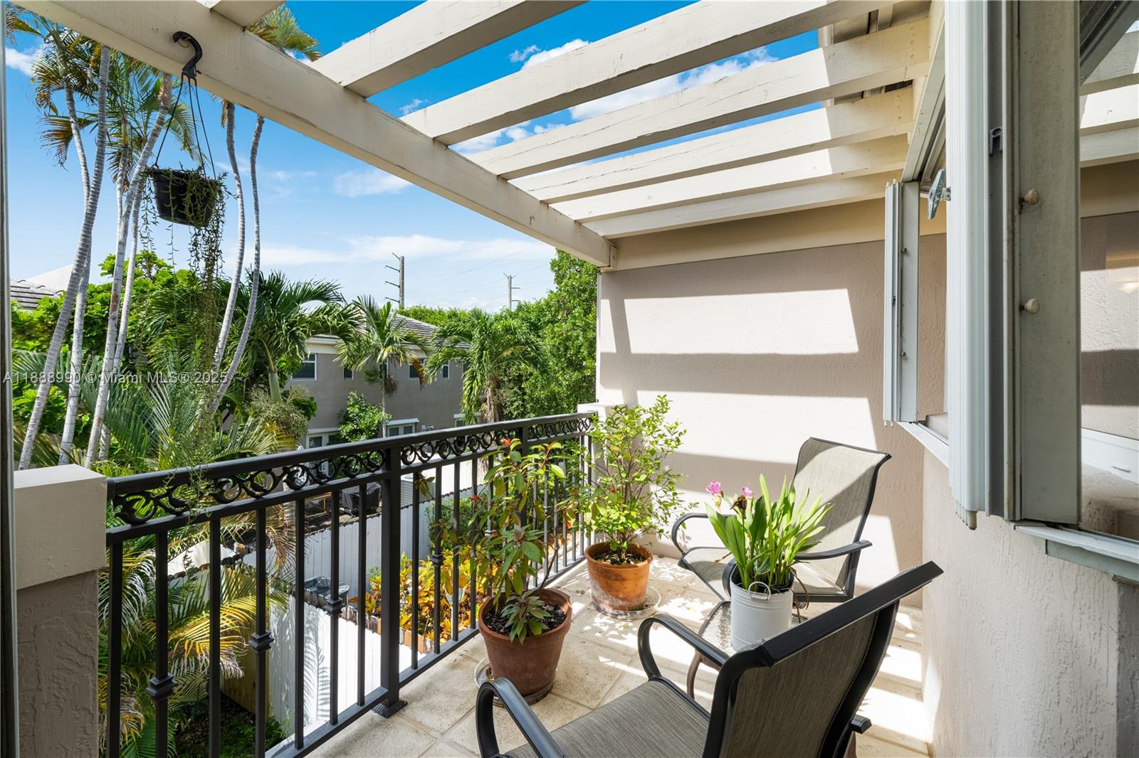 8523 SW 139th Ter Palmetto Bay, FL 33158 8523 SW 139th Ter Palmetto Bay, FL 33158