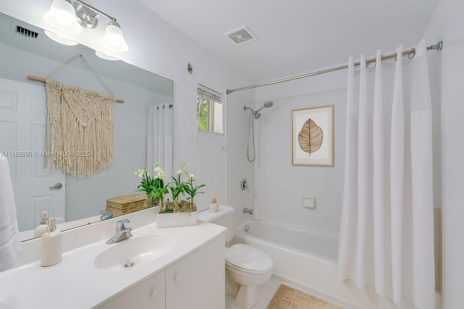 8523 SW 139th Ter Palmetto Bay, FL 33158 8523 SW 139th Ter Palmetto Bay, FL 33158