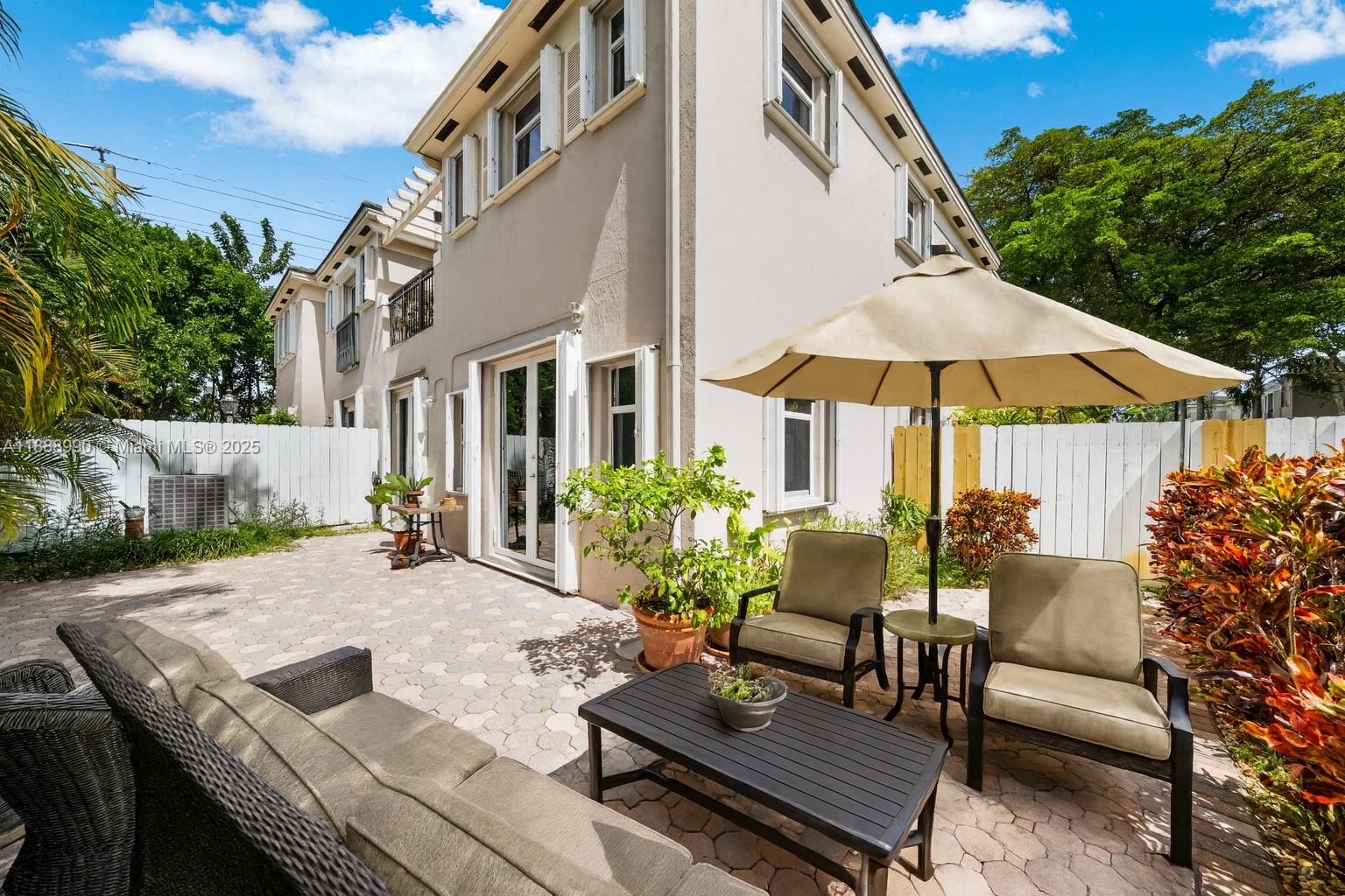 8523 SW 139th Ter Palmetto Bay, FL 33158 8523 SW 139th Ter Palmetto Bay, FL 33158