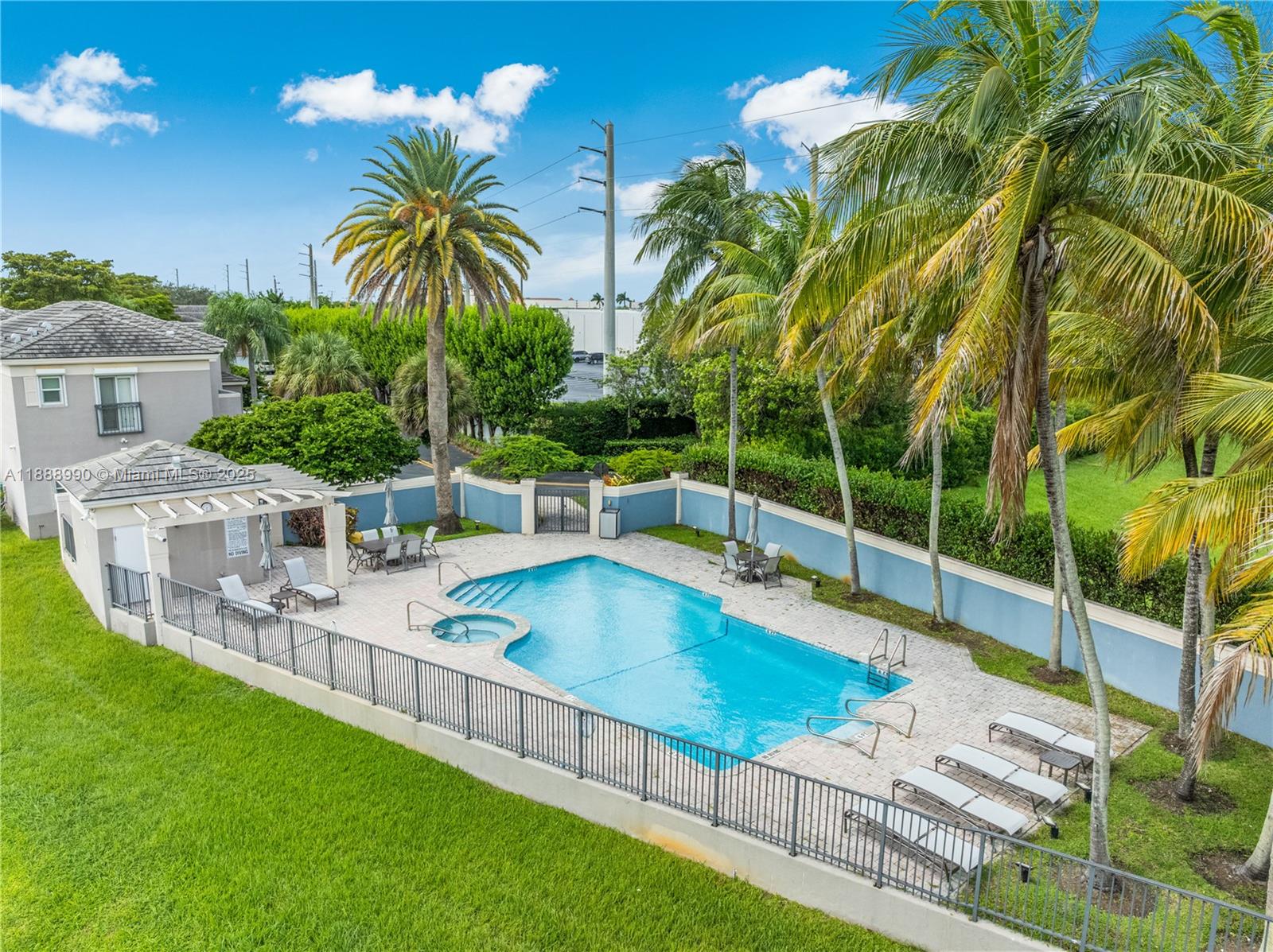 8523 SW 139th Ter Palmetto Bay, FL 33158 8523 SW 139th Ter Palmetto Bay, FL 33158