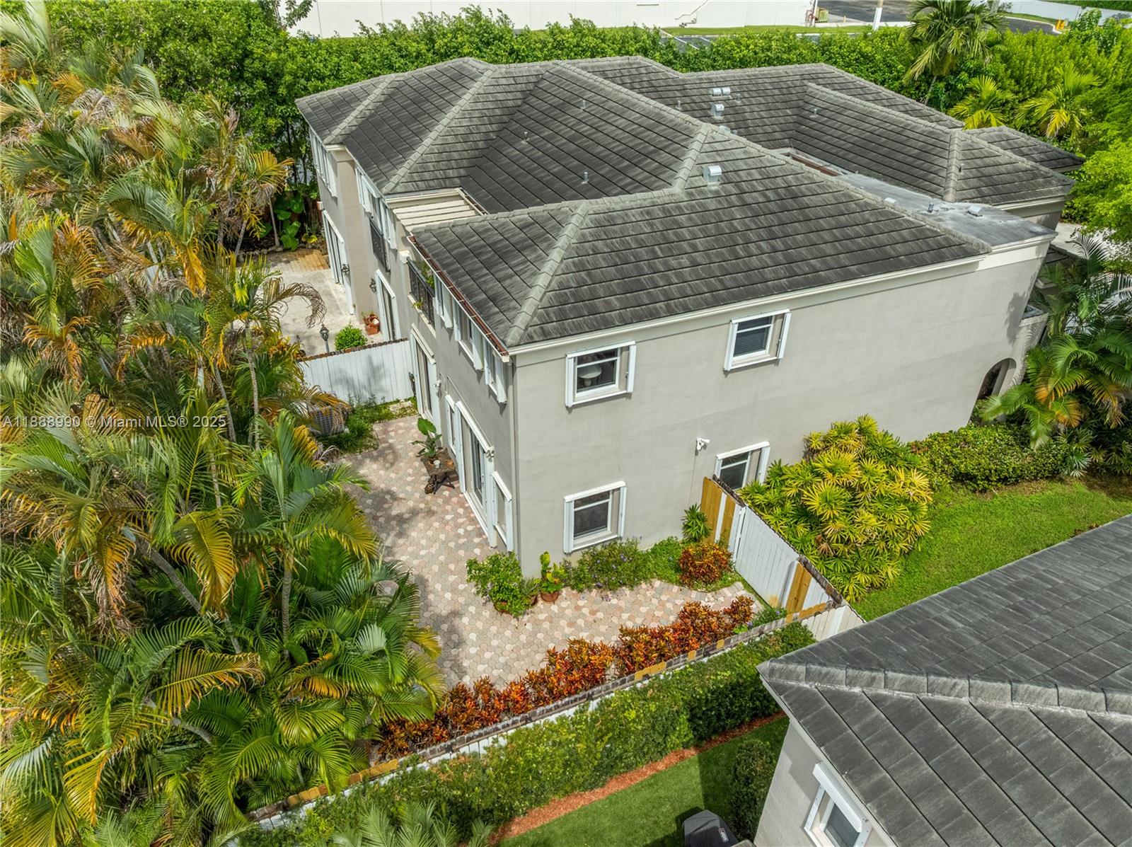 8523 SW 139th Ter Palmetto Bay, FL 33158 8523 SW 139th Ter Palmetto Bay, FL 33158