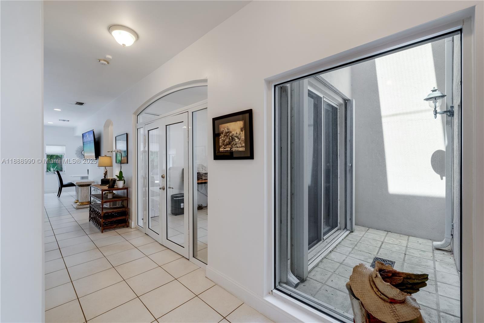 8523 SW 139th Ter Palmetto Bay, FL 33158 8523 SW 139th Ter Palmetto Bay, FL 33158