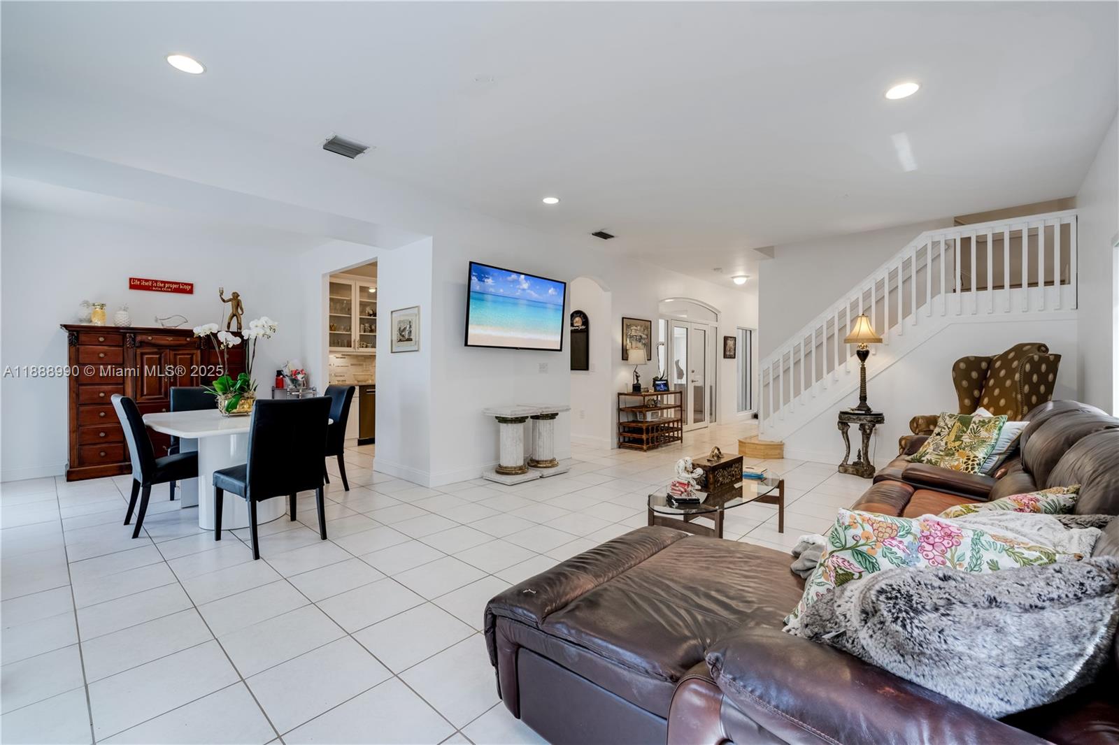 8523 SW 139th Ter Palmetto Bay, FL 33158 8523 SW 139th Ter Palmetto Bay, FL 33158