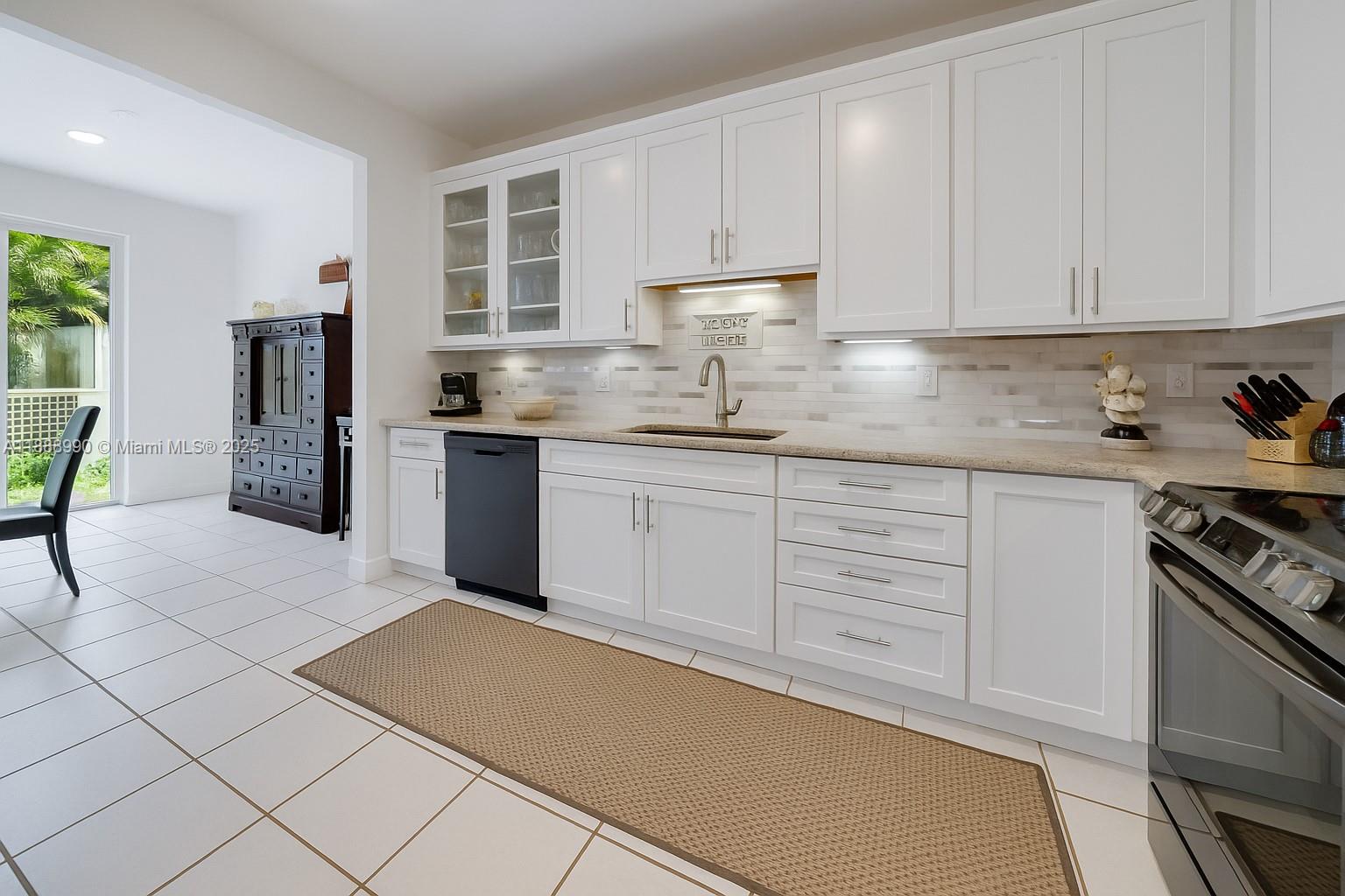 8523 SW 139th Ter Palmetto Bay, FL 33158 8523 SW 139th Ter Palmetto Bay, FL 33158