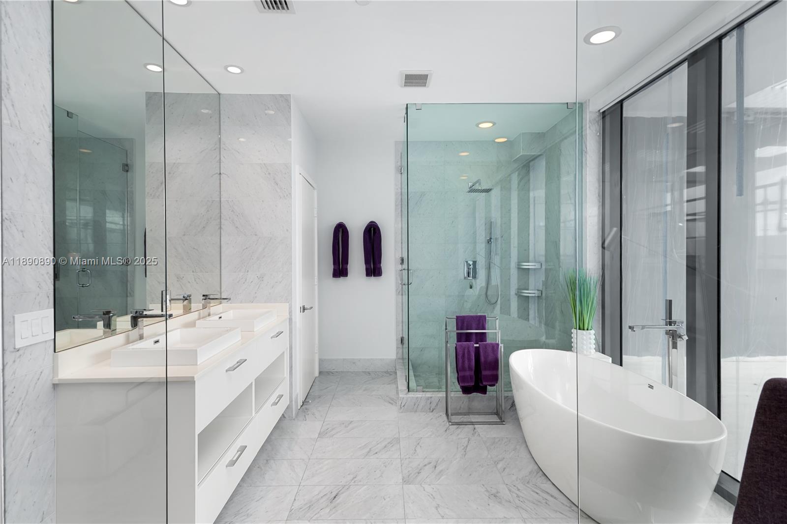 650 NE 32nd St #BH7 Miami, FL 33137