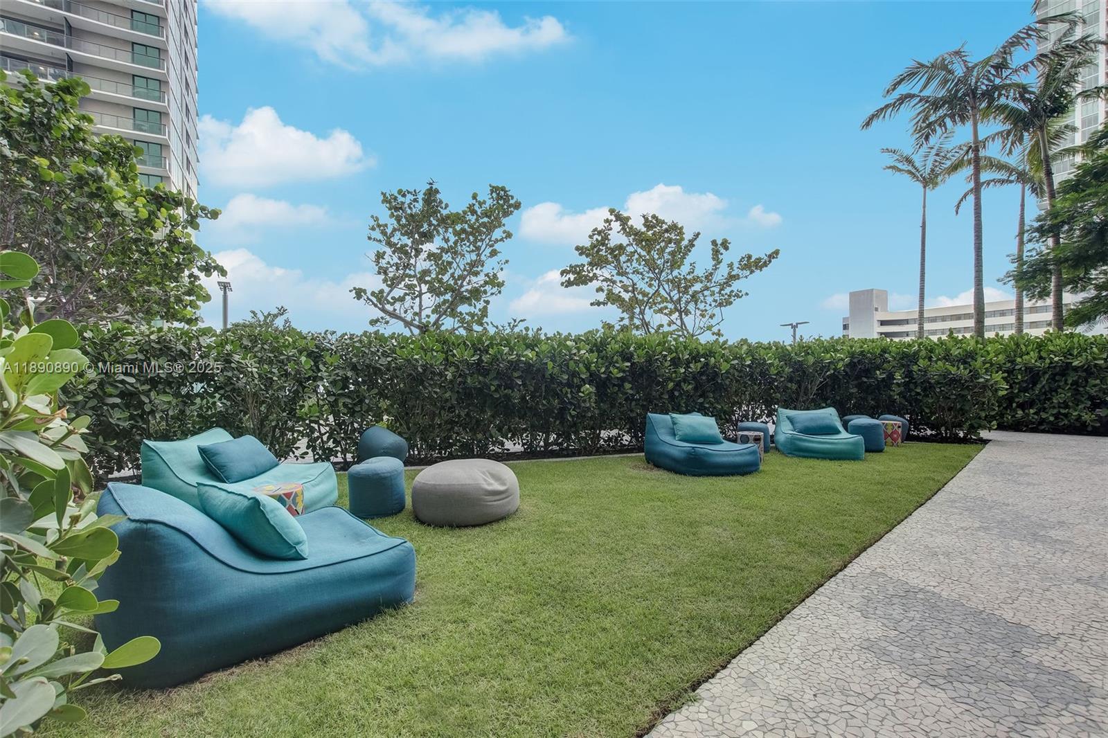 650 NE 32nd St #BH7 Miami, FL 33137