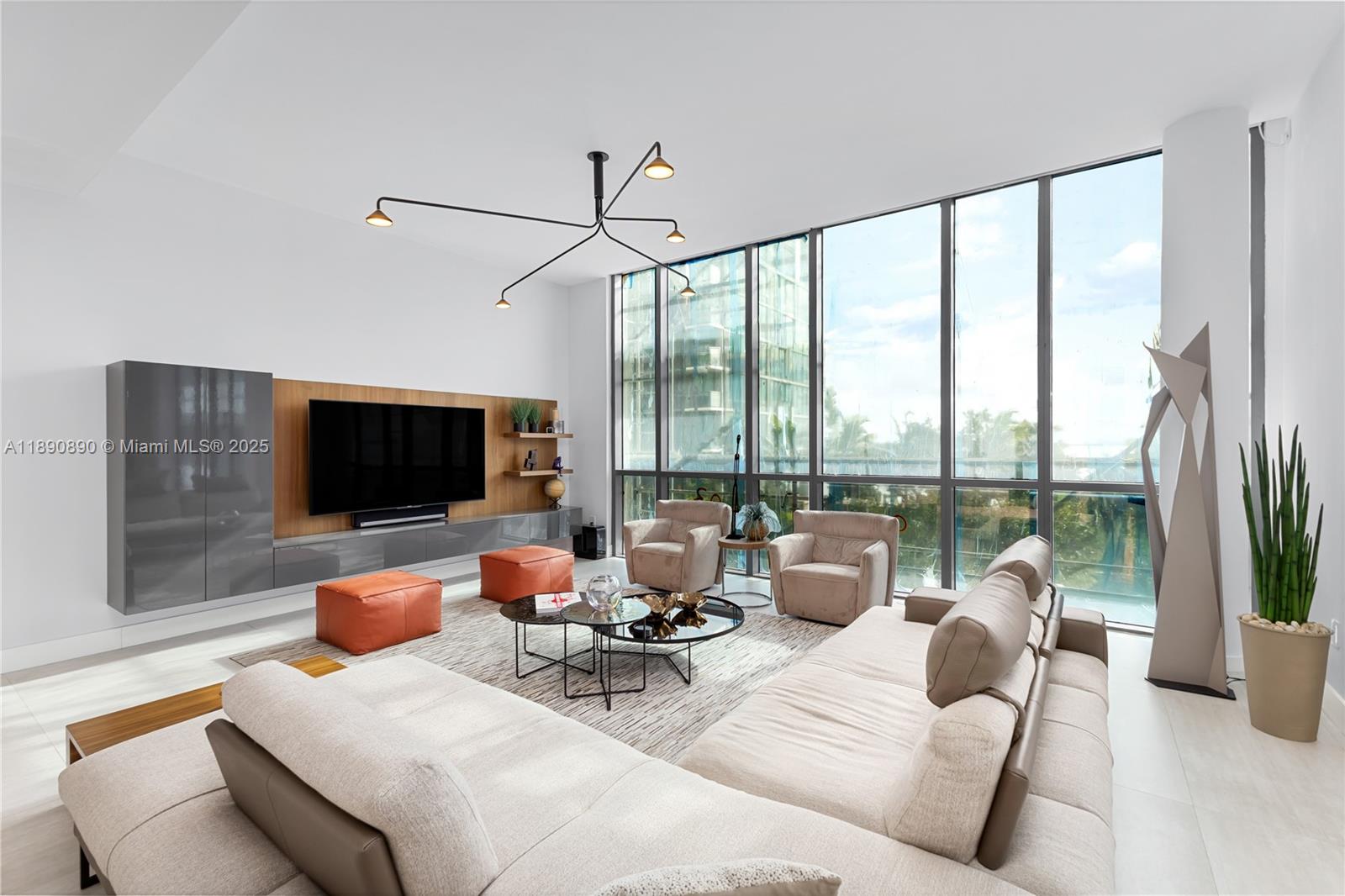 650 NE 32nd St #BH7 Miami, FL 33137