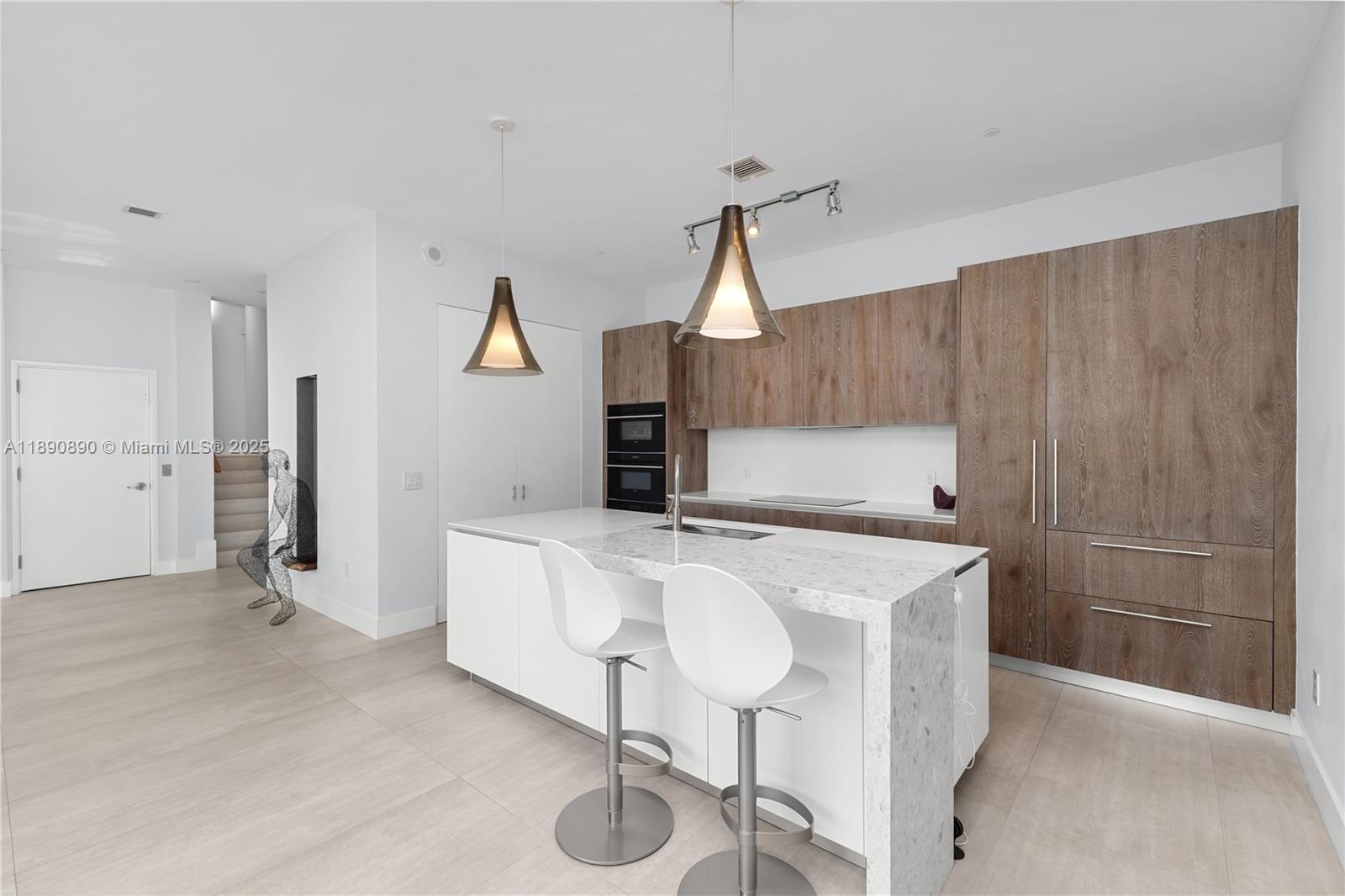 650 NE 32nd St #BH7 Miami, FL 33137