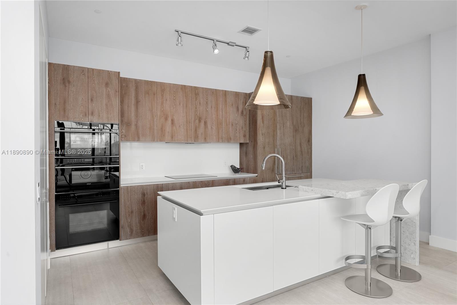 650 NE 32nd St #BH7 Miami, FL 33137