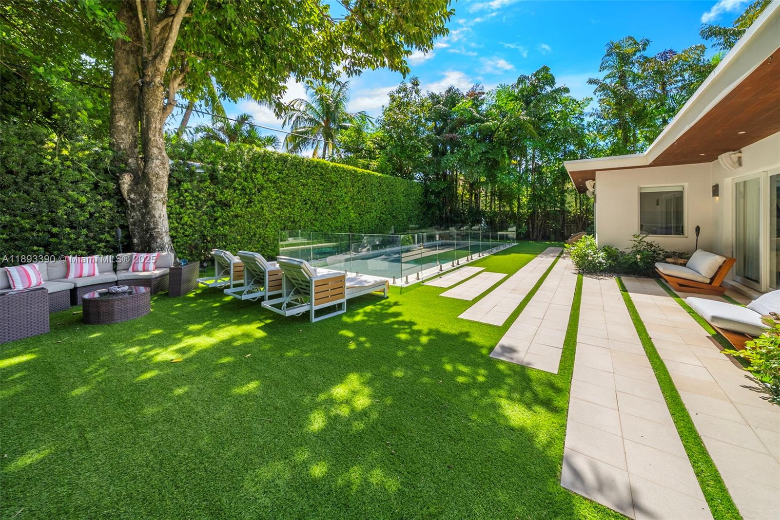 5815 N Bay Rd Miami Beach, FL 33140 5815 N Bay Rd Miami Beach, FL 33140