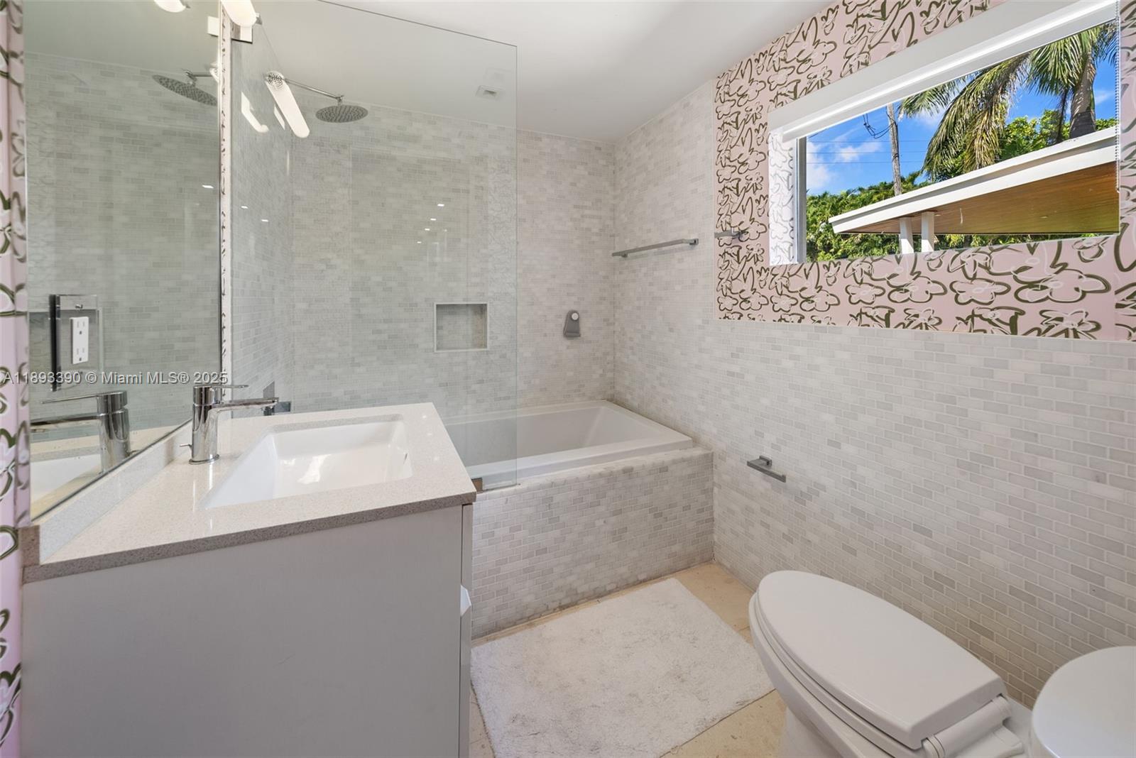 5815 N Bay Rd Miami Beach, FL 33140 5815 N Bay Rd Miami Beach, FL 33140