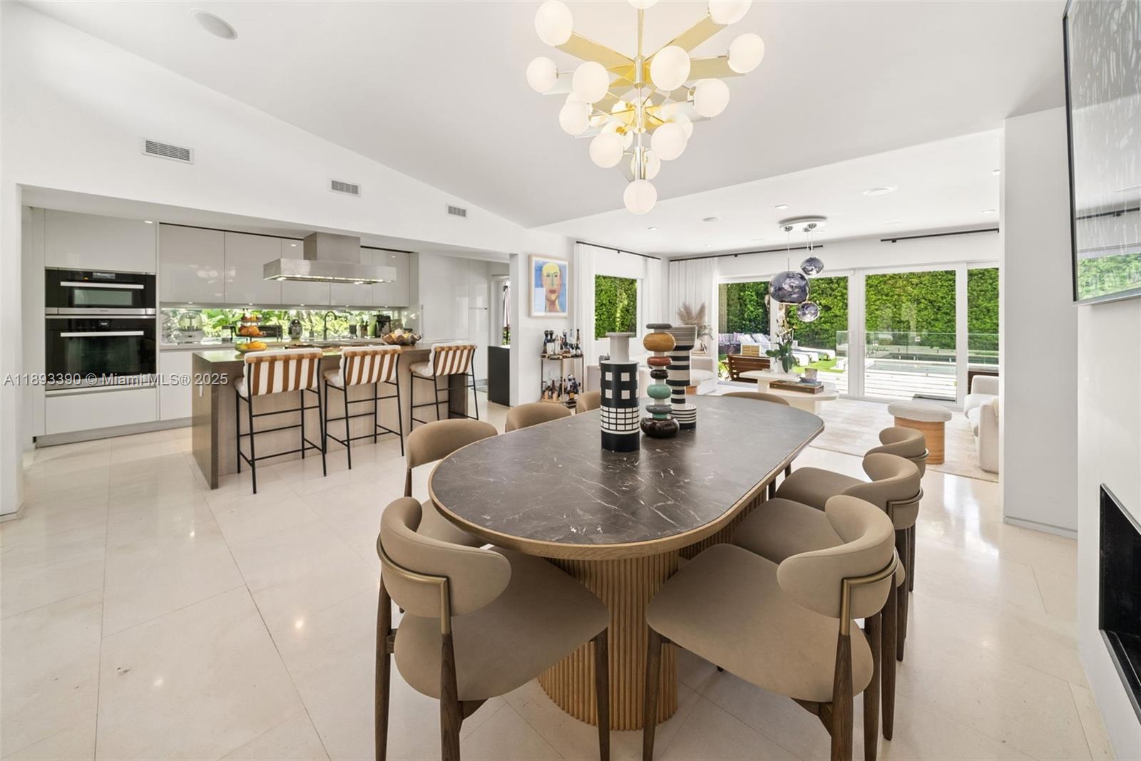 5815 N Bay Rd Miami Beach, FL 33140 5815 N Bay Rd Miami Beach, FL 33140
