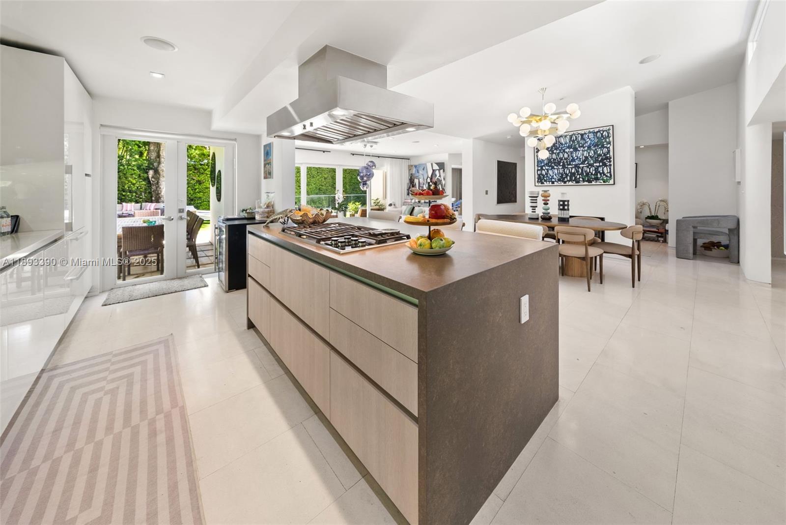 5815 N Bay Rd Miami Beach, FL 33140 5815 N Bay Rd Miami Beach, FL 33140
