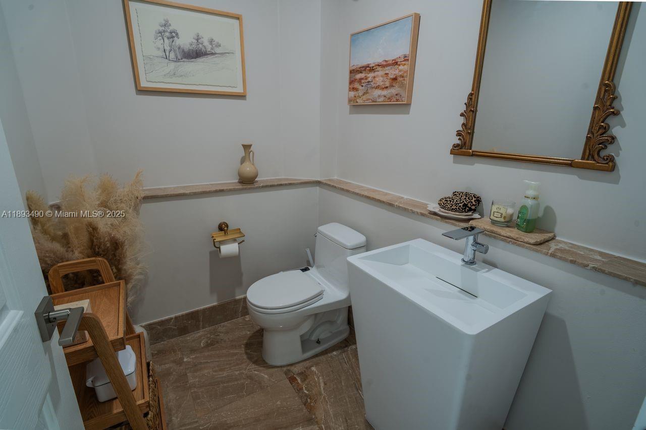 2493 Poinciana Dr Weston, FL 33327