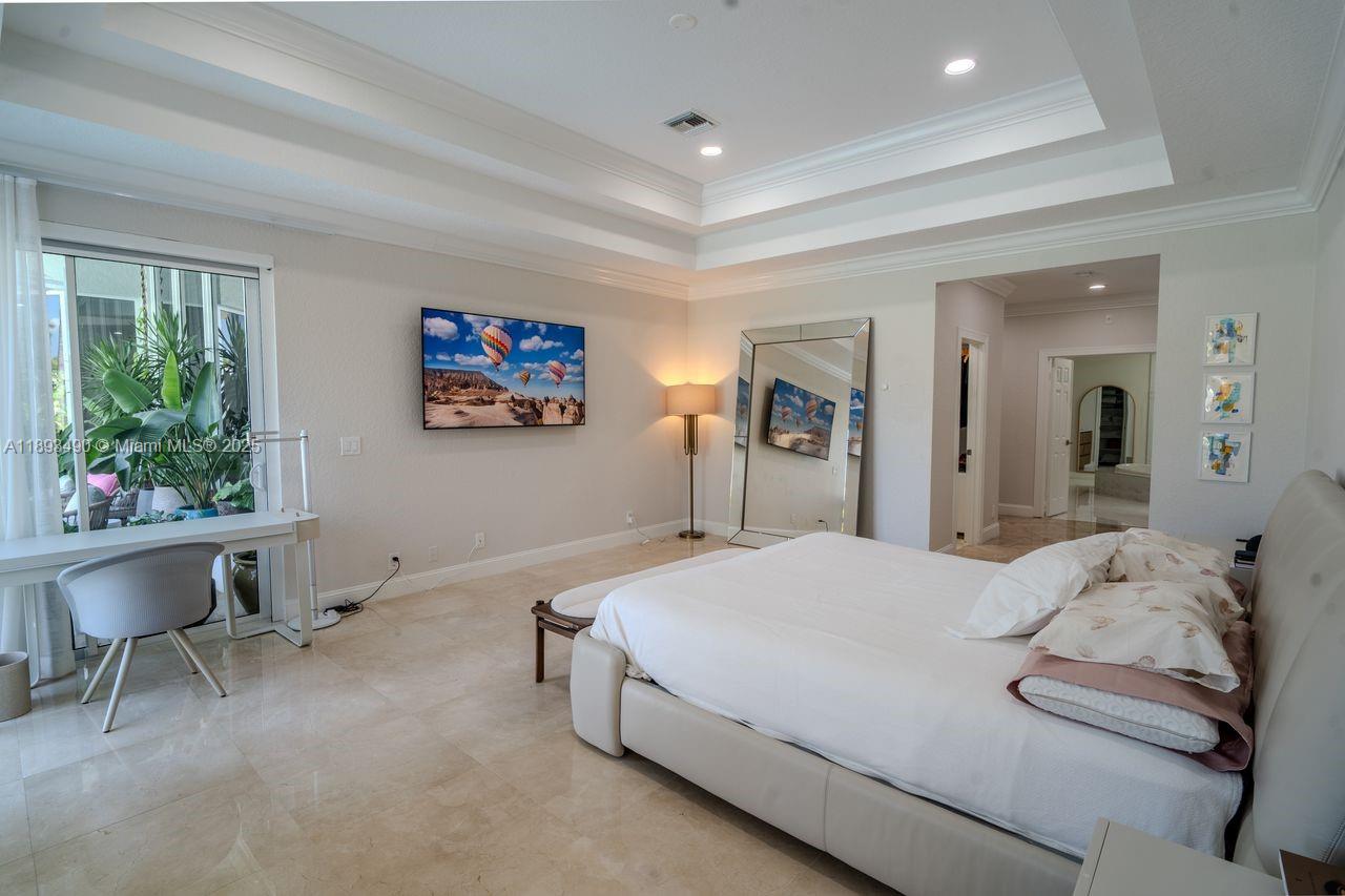 2493 Poinciana Dr Weston, FL 33327