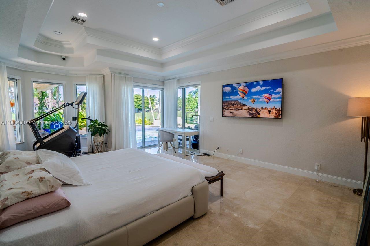 2493 Poinciana Dr Weston, FL 33327