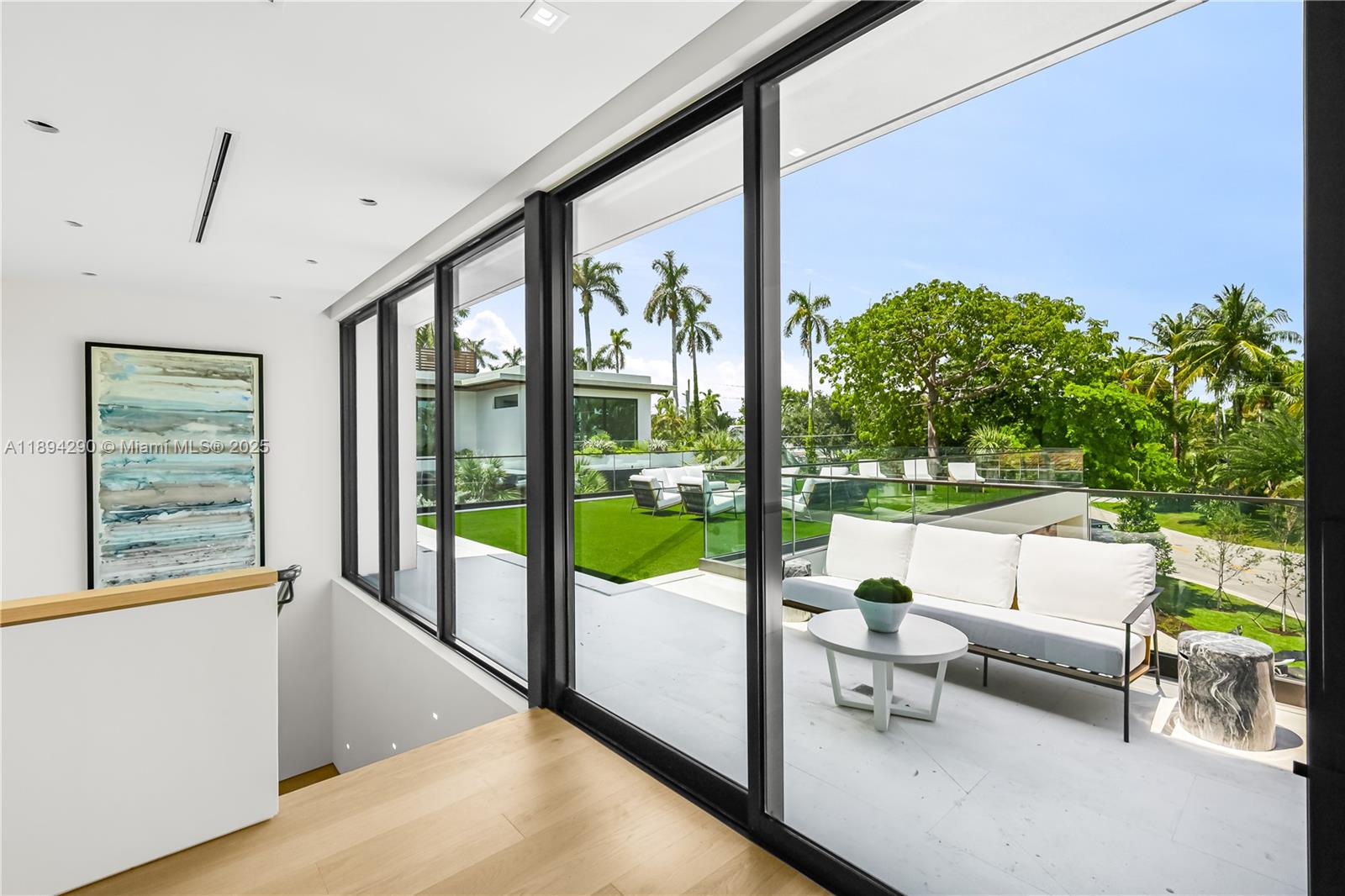 2288 Sunset Dr Miami Beach, FL 33140