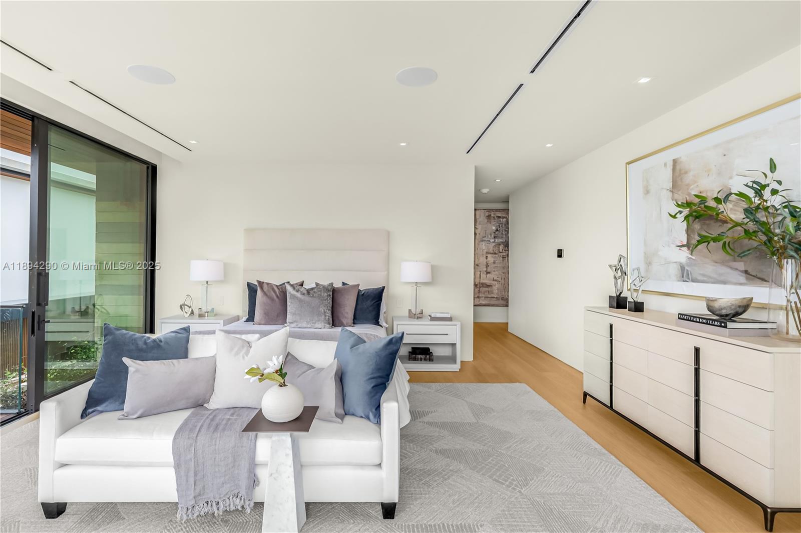 2288 Sunset Dr Miami Beach, FL 33140