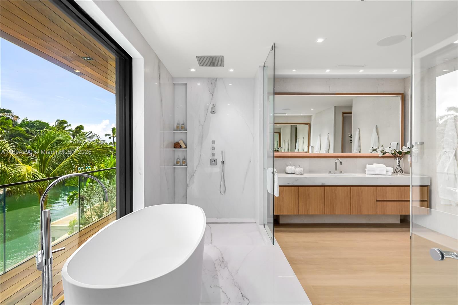 2288 Sunset Dr Miami Beach, FL 33140