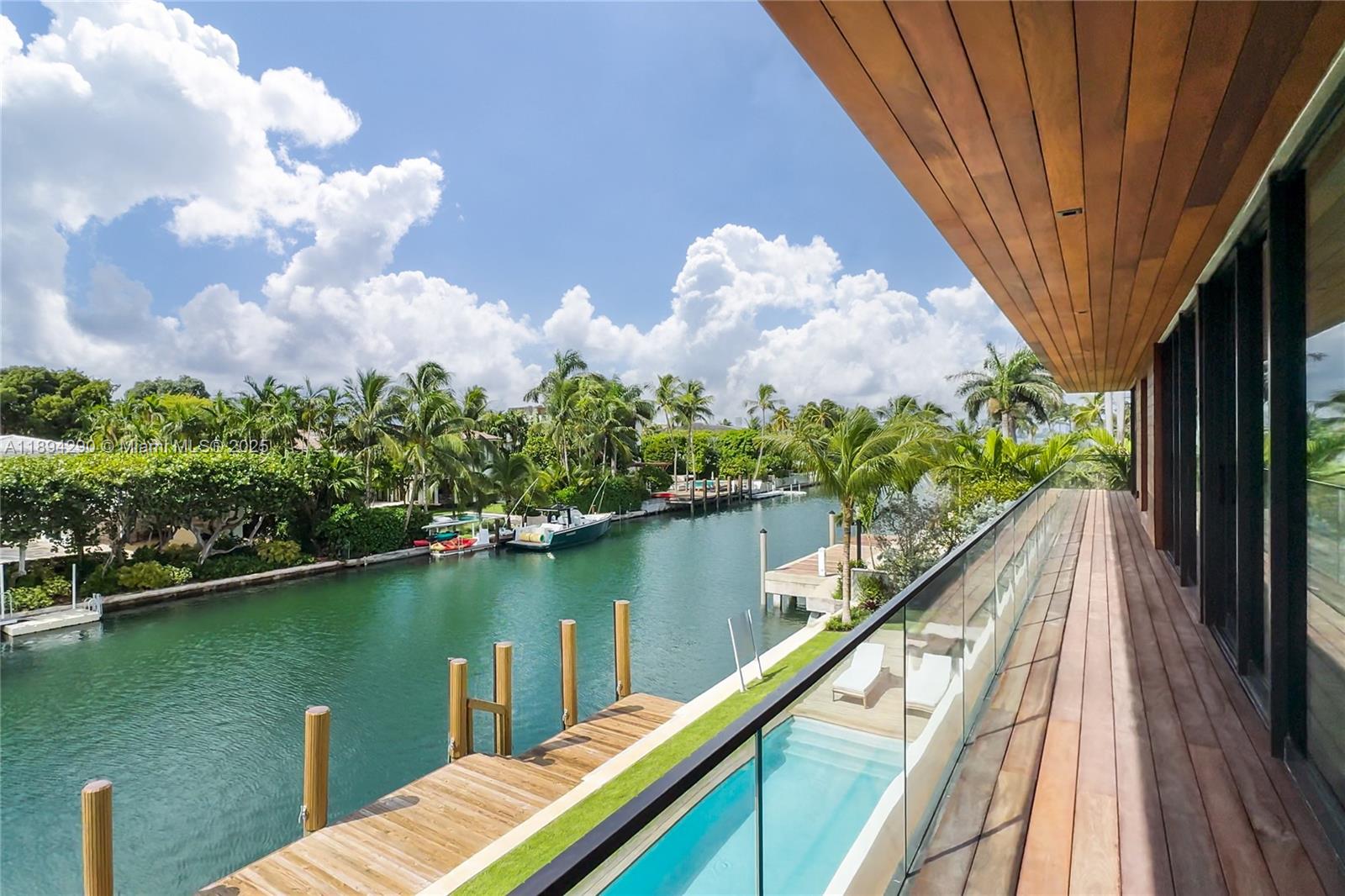 2288 Sunset Dr Miami Beach, FL 33140