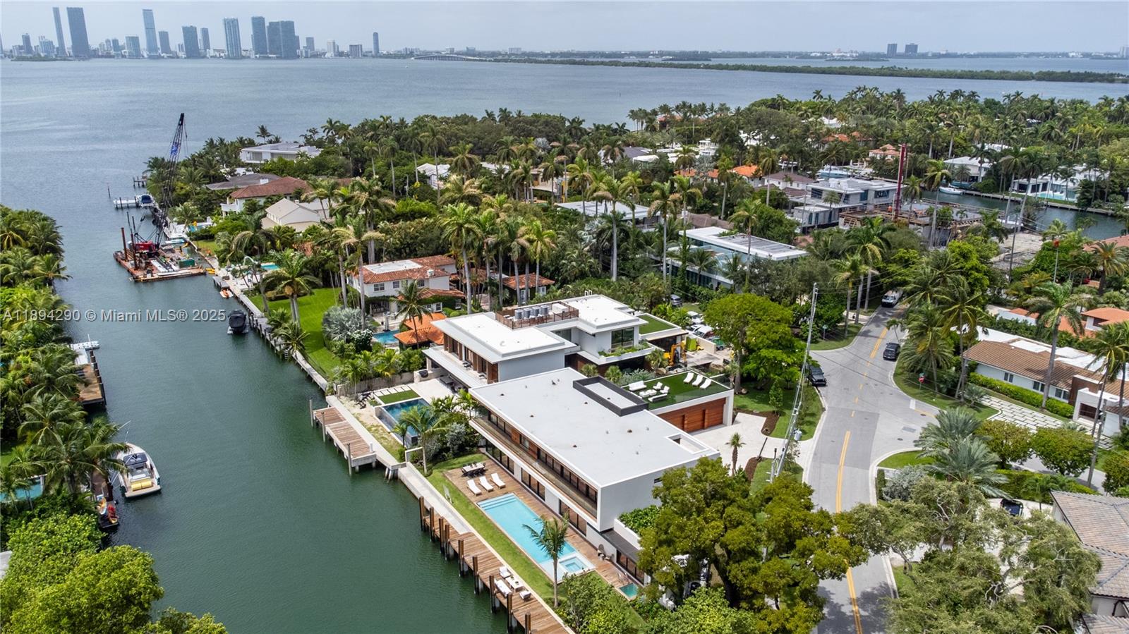 2288 Sunset Dr Miami Beach, FL 33140