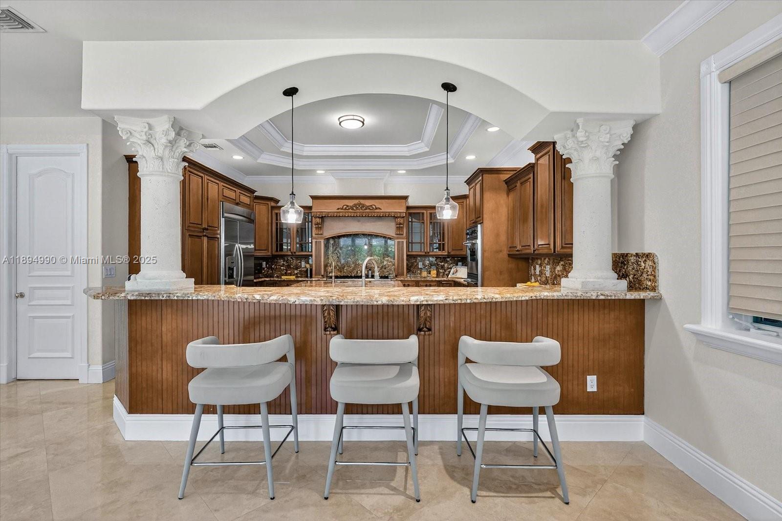 7975 SW 52nd Ct Miami, FL 33143