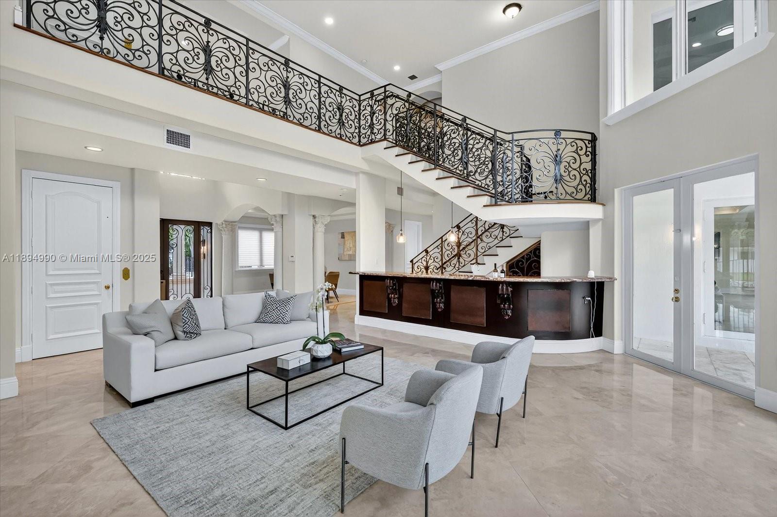 7975 SW 52nd Ct Miami, FL 33143