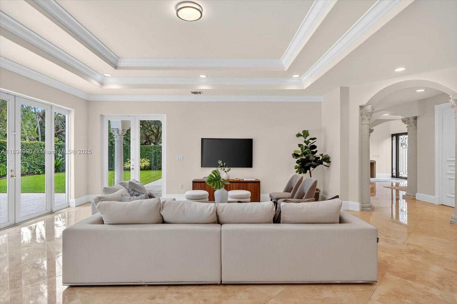 7975 SW 52nd Ct Miami, FL 33143