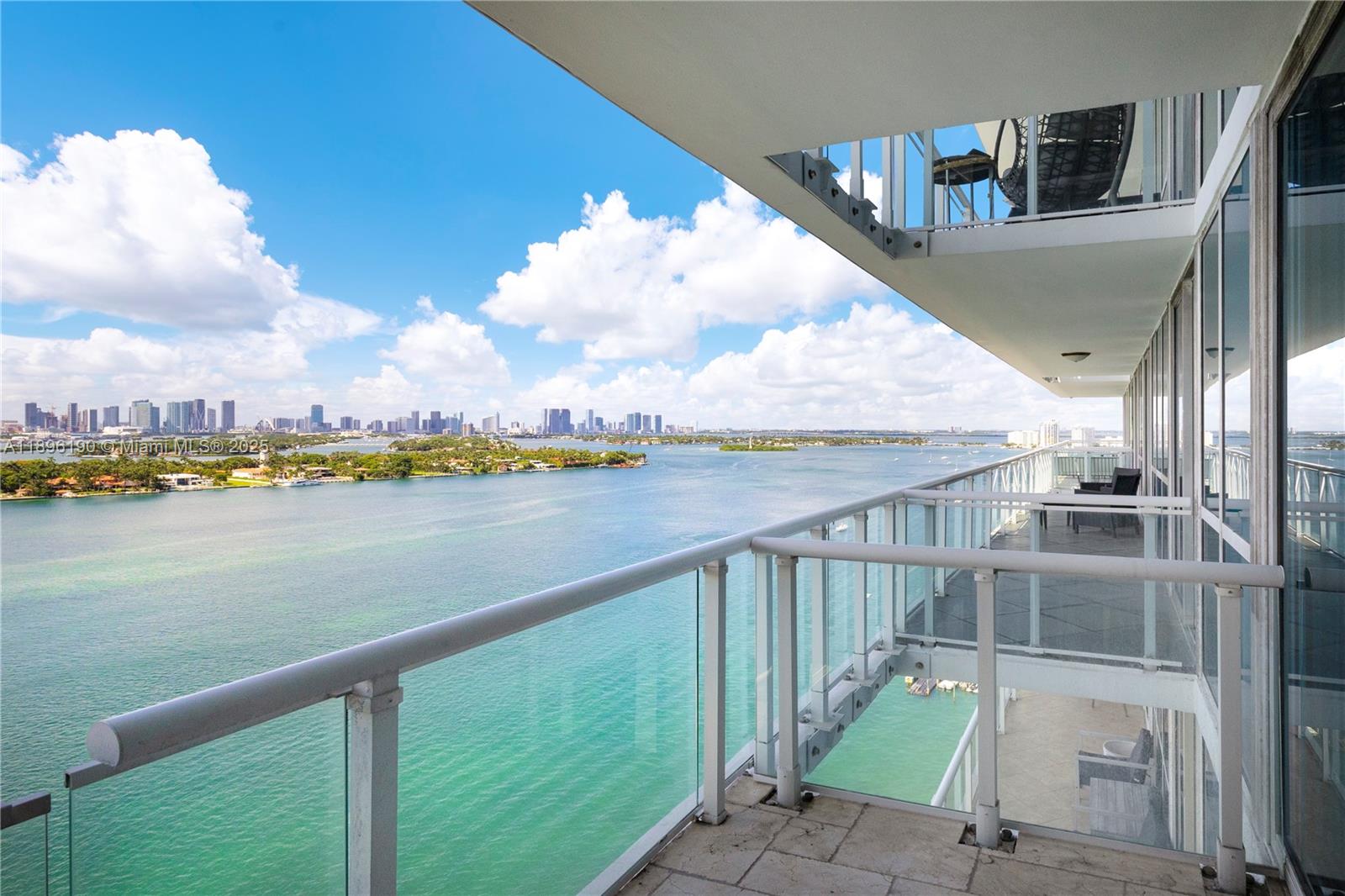 520 West Ave #1902