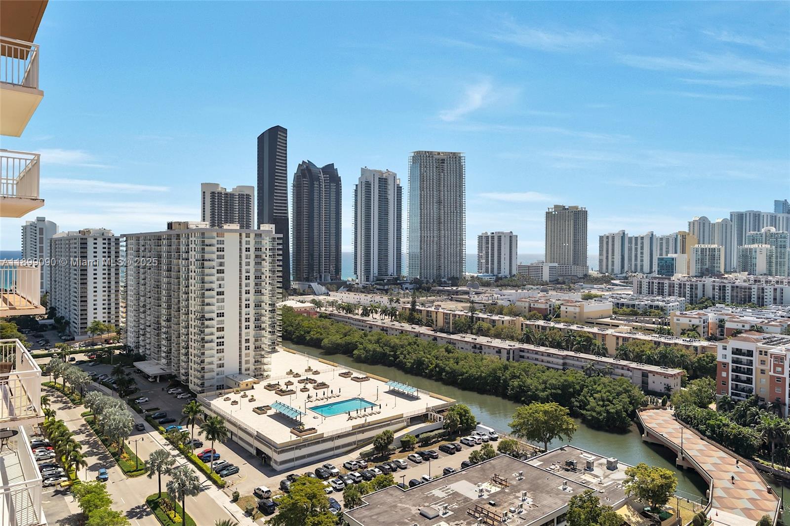 image Winston Towers 2001