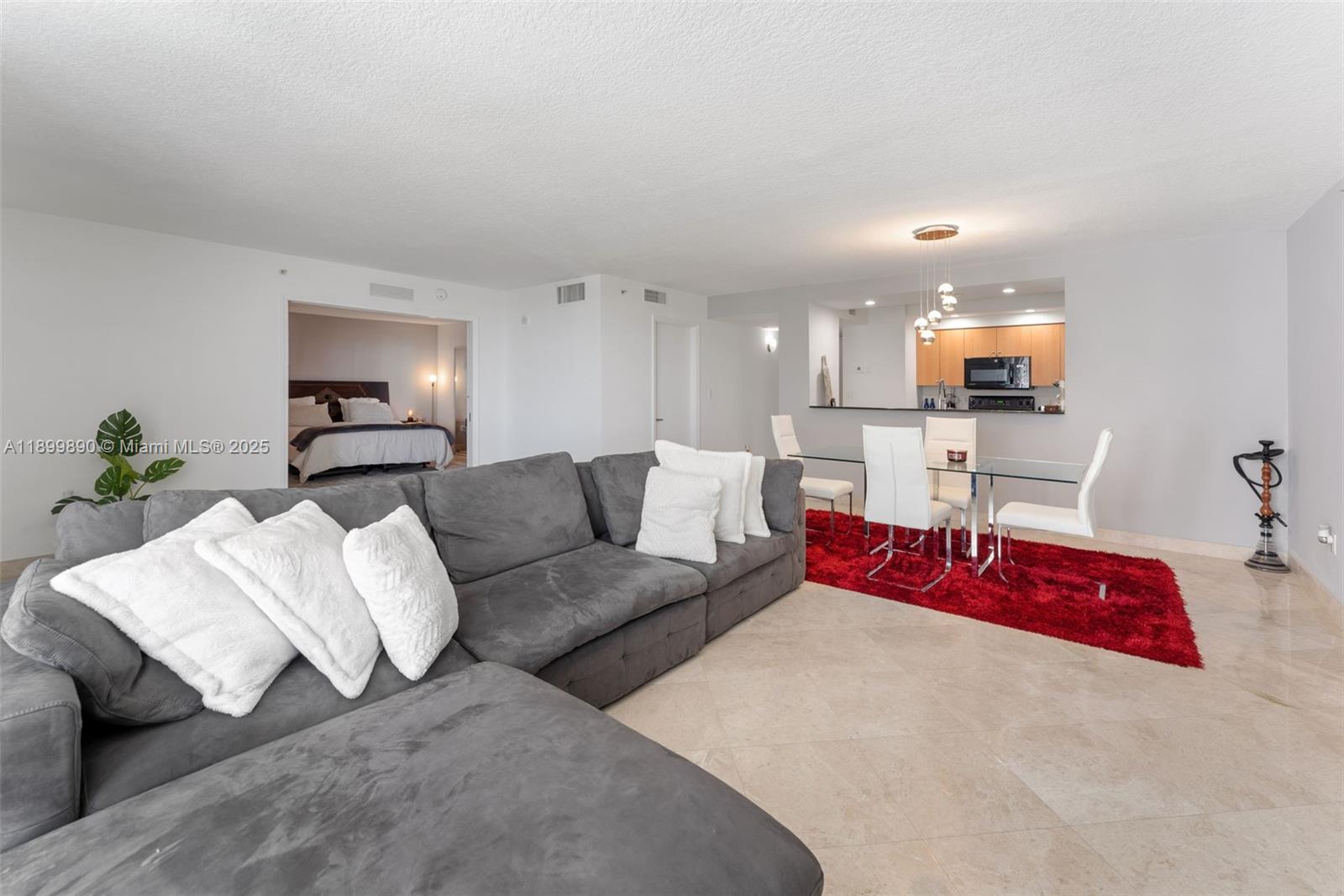 6917 Collins Ave #607 Miami Beach, FL 33141
