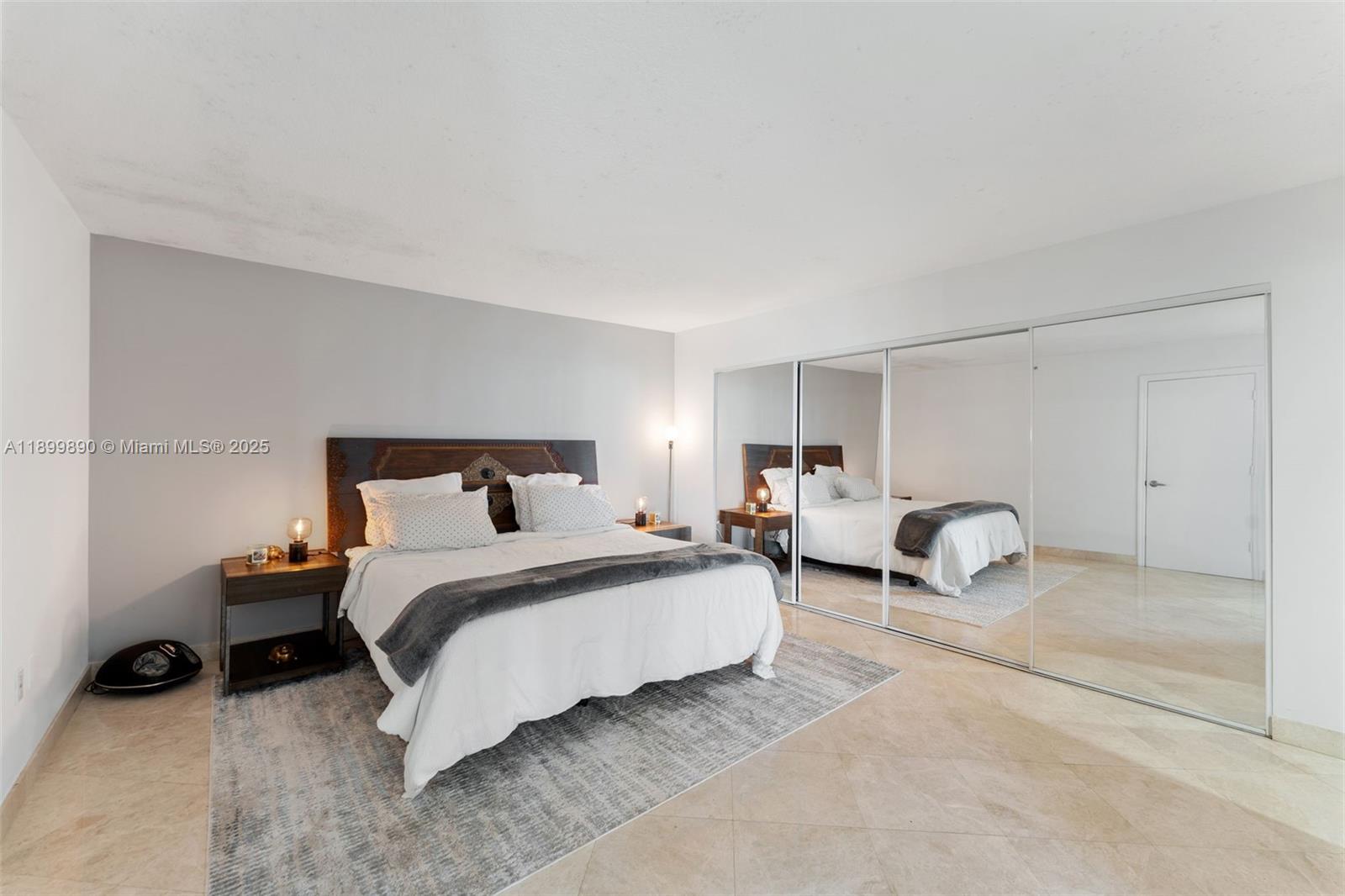 6917 Collins Ave #607 Miami Beach, FL 33141