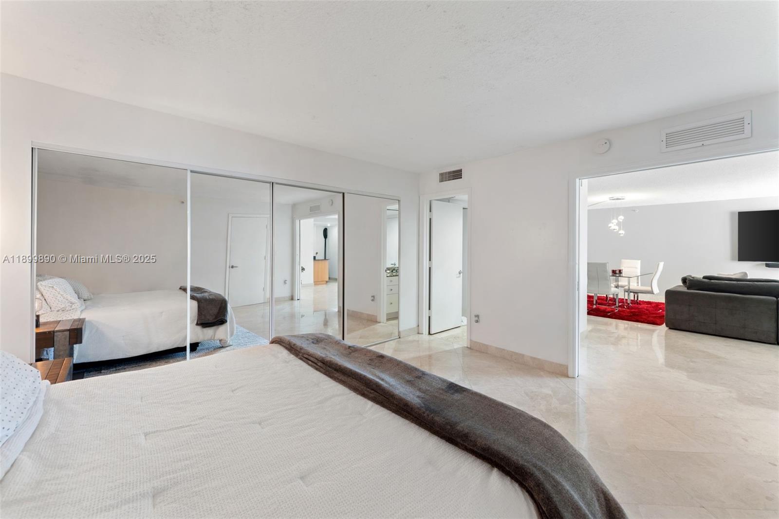 6917 Collins Ave #607 Miami Beach, FL 33141