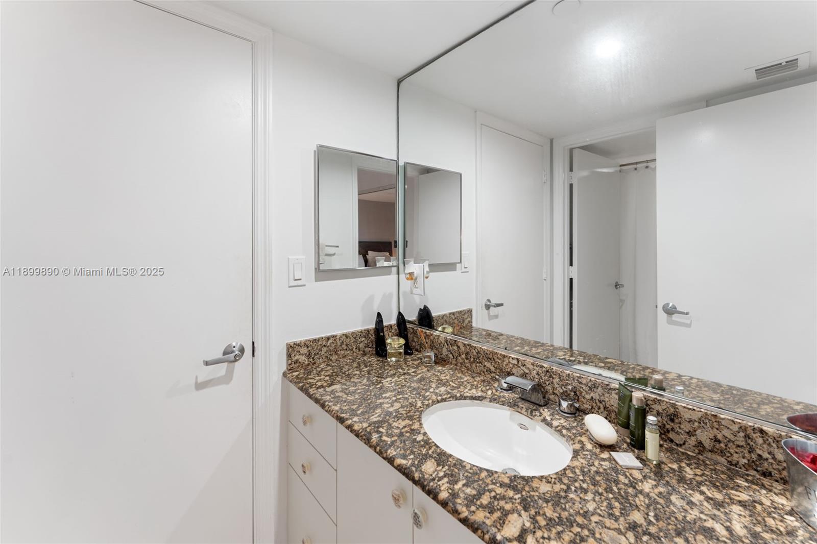 6917 Collins Ave #607 Miami Beach, FL 33141