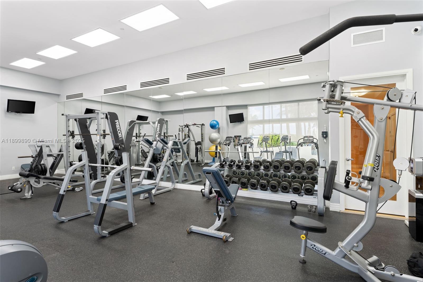 6917 Collins Ave #607 Miami Beach, FL 33141