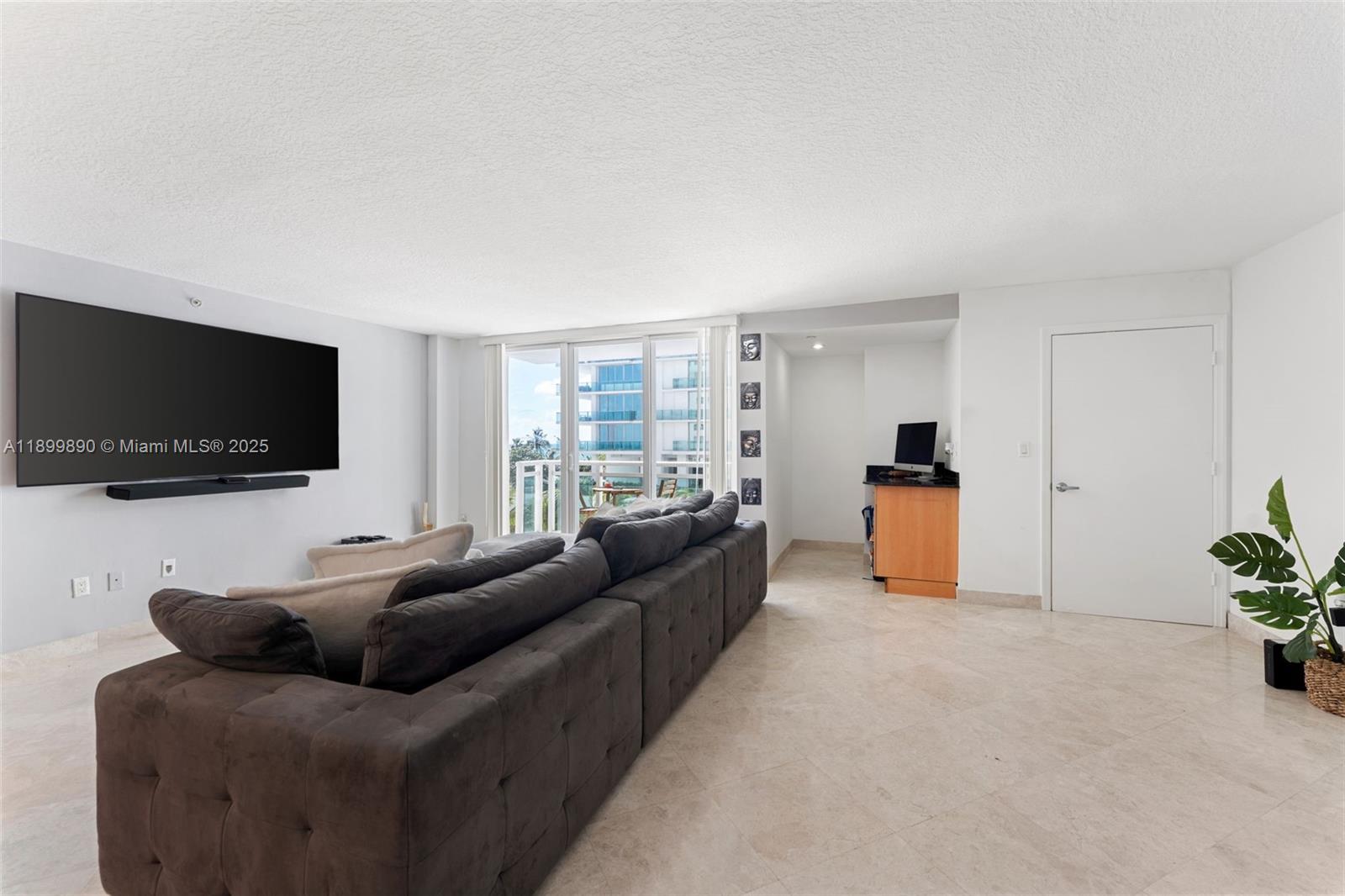 6917 Collins Ave #607 Miami Beach, FL 33141