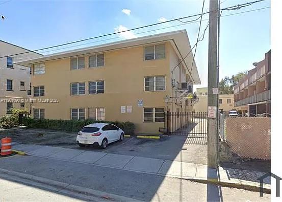 954 SW 4th St #12