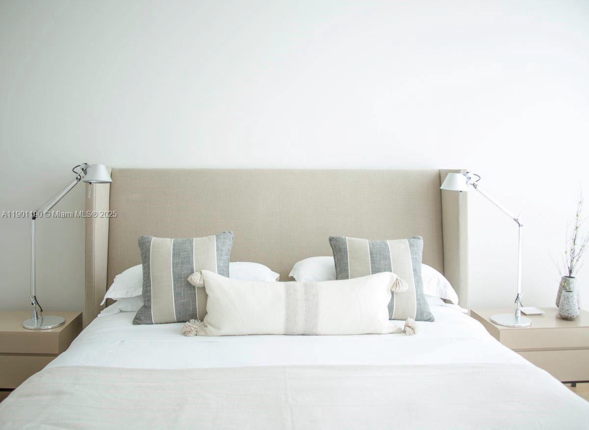 100 S Pointe Dr #2201 Miami Beach, FL 33139